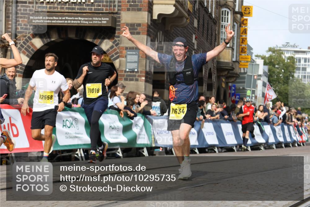 13.09.2026 - 21. swb-Marathon Bremen Strokosch-Dieckow http://msf.ph/oto/10295735 13.09.2026 10:47:57 Ziel 10172, 10210, 10223, 10270, 10393, 10592, 10594, 10807, 10860, 10873, 11018, 11130, 11469, 11634, 11646, 11809, 11894, 12077, 12296, 12318, 12547, 13521, 10142, 10316, 10329, 11058, 11193, 12354, 12487, 13620 meine-sportfotos.de