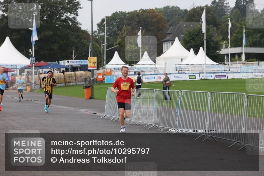 13.09.2026 - Kiel Lauf Andreas Tolksdorf http://msf.ph/oto/10295797 13.09.2026 09:22:34 Kiellinie 7782, 8661, 3866 meine-sportfotos.de