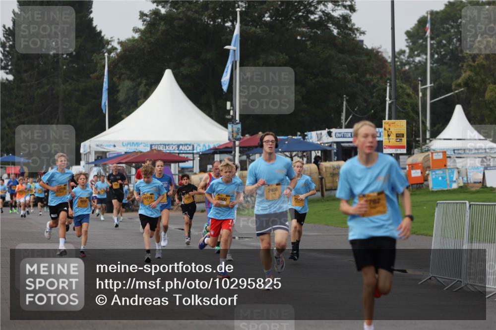 13.09.2026 - Kiel Lauf Andreas Tolksdorf http://msf.ph/oto/10295825 13.09.2026 09:22:39 Kiellinie 2726, 10778, 3900, 8658, 2408, 75 meine-sportfotos.de