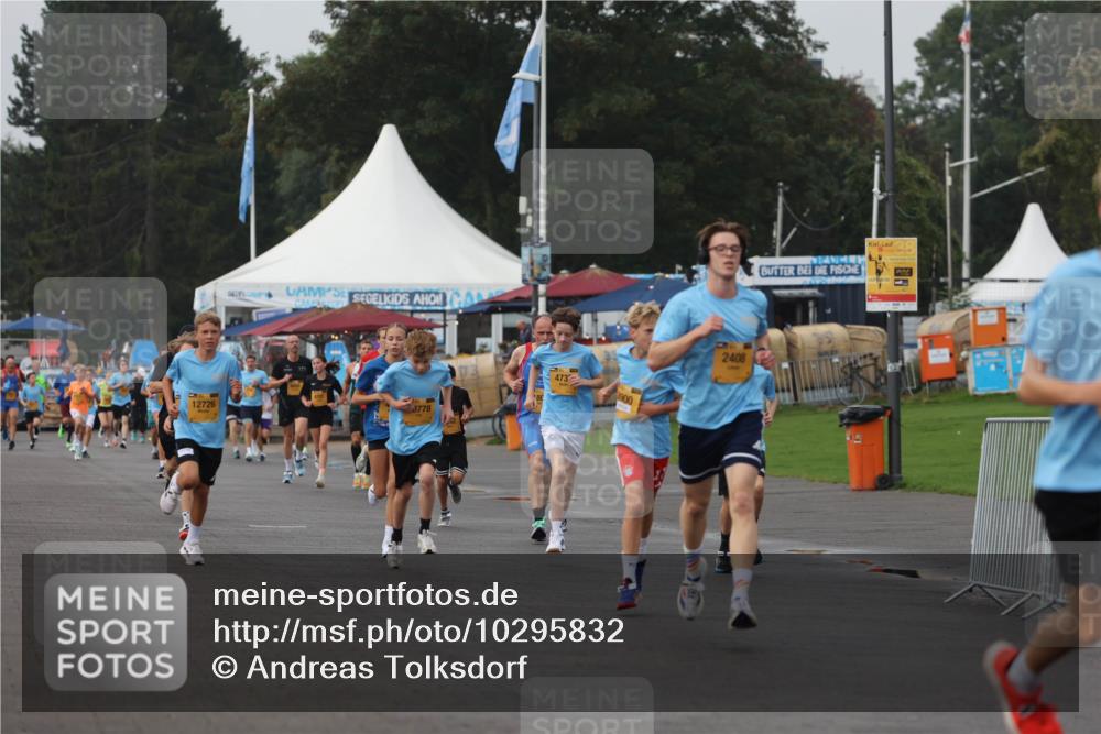 13.09.2026 - Kiel Lauf Andreas Tolksdorf http://msf.ph/oto/10295832 13.09.2026 09:22:40 Kiellinie 12726, 0778, 473, 2408 meine-sportfotos.de