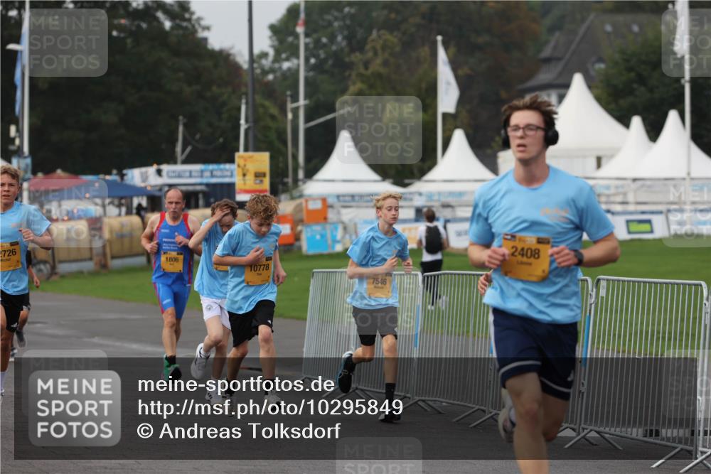 13.09.2026 - Kiel Lauf Andreas Tolksdorf http://msf.ph/oto/10295849 13.09.2026 09:22:43 Kiellinie 38, 2726, 1806, 10778, 7546, 2408 meine-sportfotos.de