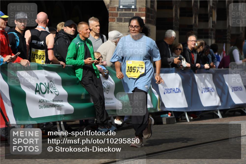 13.09.2026 - 21. swb-Marathon Bremen Strokosch-Dieckow http://msf.ph/oto/10295850 13.09.2026 11:26:52 Ziel 10667, 11538, 11254, 11851, 12377, 12408 meine-sportfotos.de