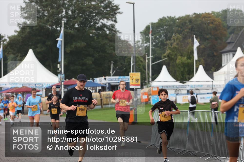13.09.2026 - Kiel Lauf Andreas Tolksdorf http://msf.ph/oto/10295881 13.09.2026 09:22:47 Kiellinie 1702, 9696, 2430, 52 meine-sportfotos.de