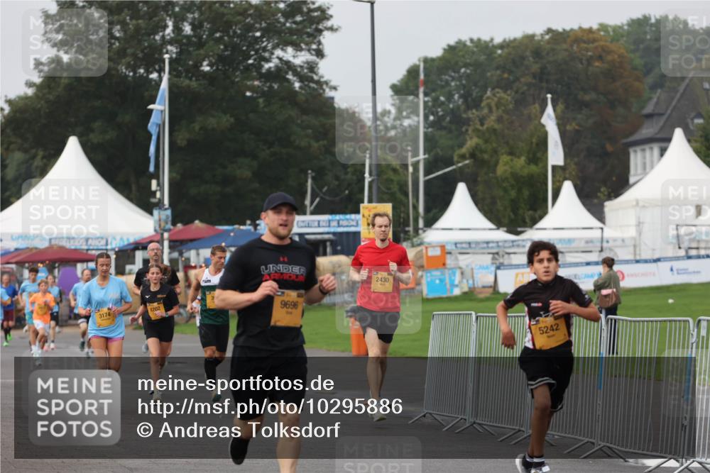 13.09.2026 - Kiel Lauf Andreas Tolksdorf http://msf.ph/oto/10295886 13.09.2026 09:22:48 Kiellinie 3174, 8702, 9696, 2430, 5242 meine-sportfotos.de