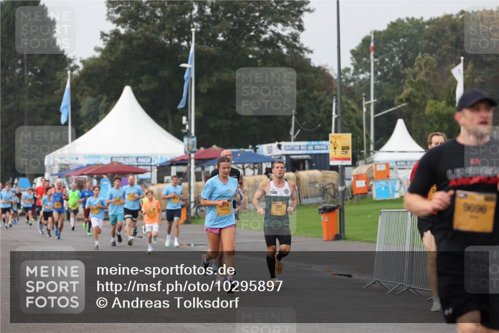 13.09.2026 - Kiel Lauf Andreas Tolksdorf http://msf.ph/oto/10295897 13.09.2026 09:22:50 Kiellinie 74, 391, 24, 9696 meine-sportfotos.de