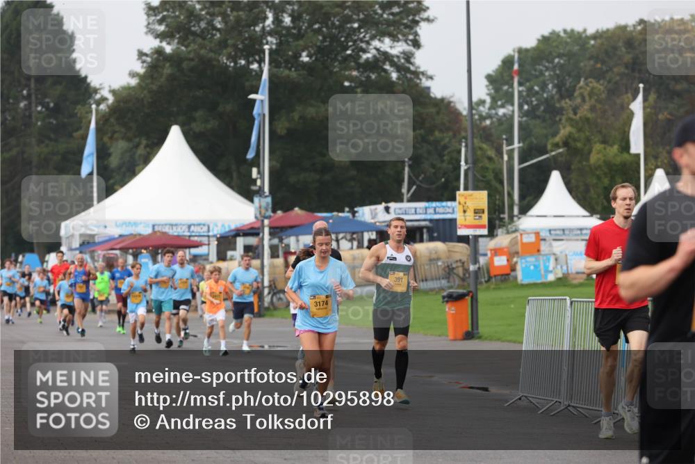 13.09.2026 - Kiel Lauf Andreas Tolksdorf http://msf.ph/oto/10295898 13.09.2026 09:22:50 Kiellinie 12418, 3174, 391 meine-sportfotos.de