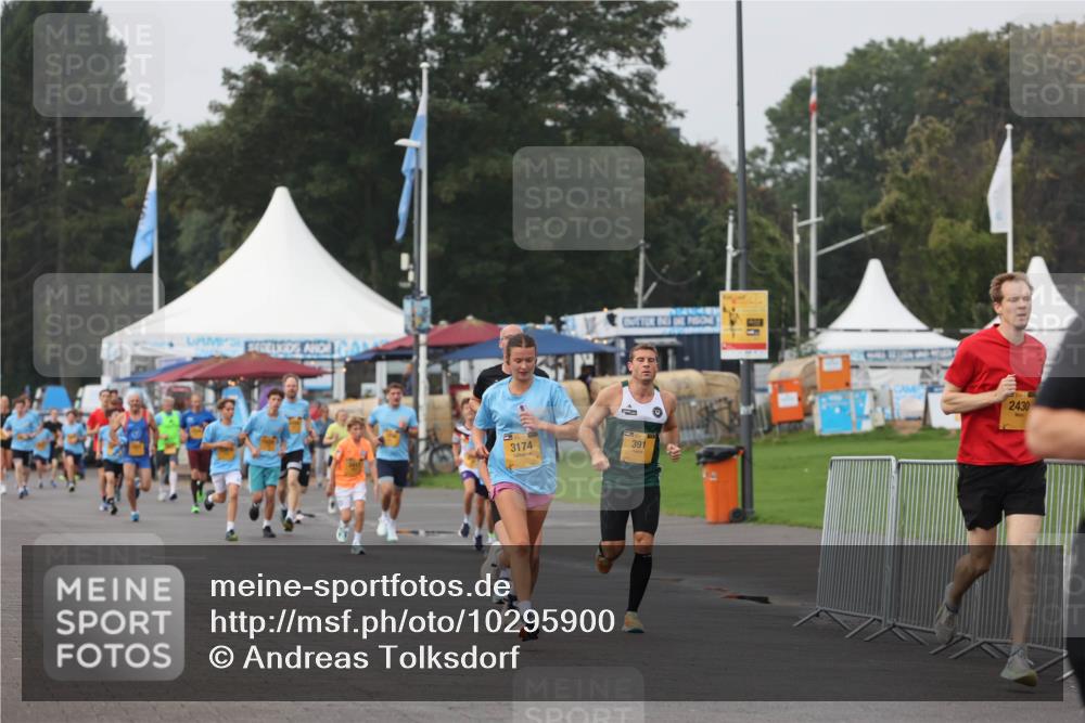 13.09.2026 - Kiel Lauf Andreas Tolksdorf http://msf.ph/oto/10295900 13.09.2026 09:22:50 Kiellinie 3174, 391, 2430 meine-sportfotos.de