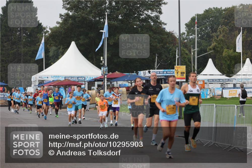 13.09.2026 - Kiel Lauf Andreas Tolksdorf http://msf.ph/oto/10295903 13.09.2026 09:22:51 Kiellinie 12416, 2417, 28, 10, 9450, 3174, 391 meine-sportfotos.de