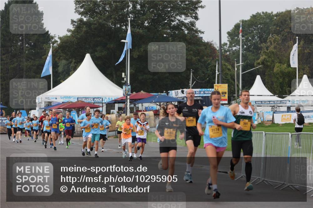 13.09.2026 - Kiel Lauf Andreas Tolksdorf http://msf.ph/oto/10295905 13.09.2026 09:22:51 Kiellinie 12416, 10, 2417, 9518, 8702, 5, 9450, 3174, 391 meine-sportfotos.de
