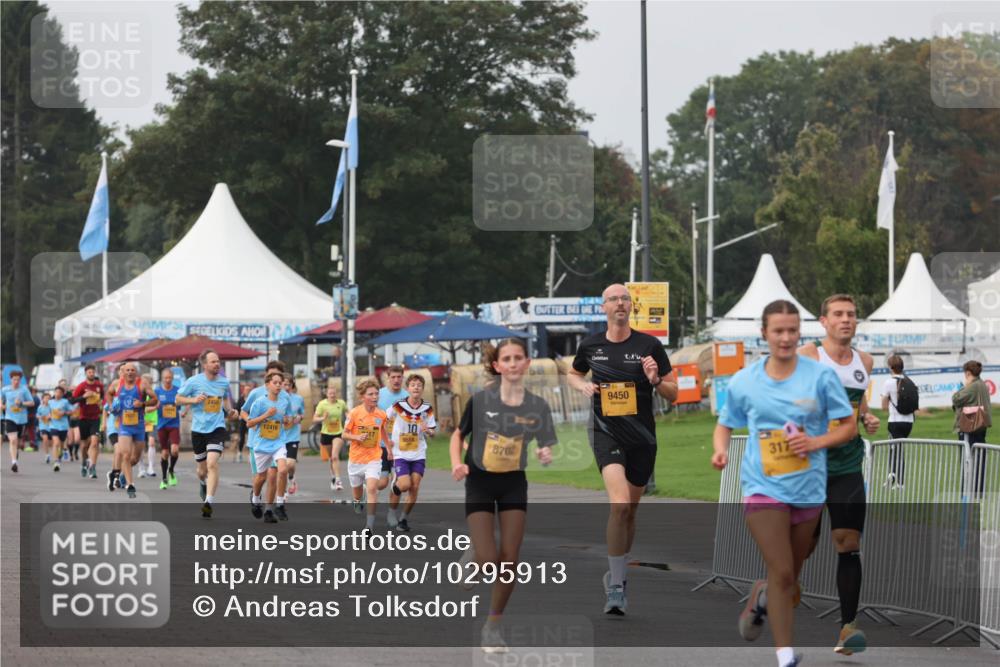 13.09.2026 - Kiel Lauf Andreas Tolksdorf http://msf.ph/oto/10295913 13.09.2026 09:22:52 Kiellinie 12416, 10, 8702, 9450, 317 meine-sportfotos.de