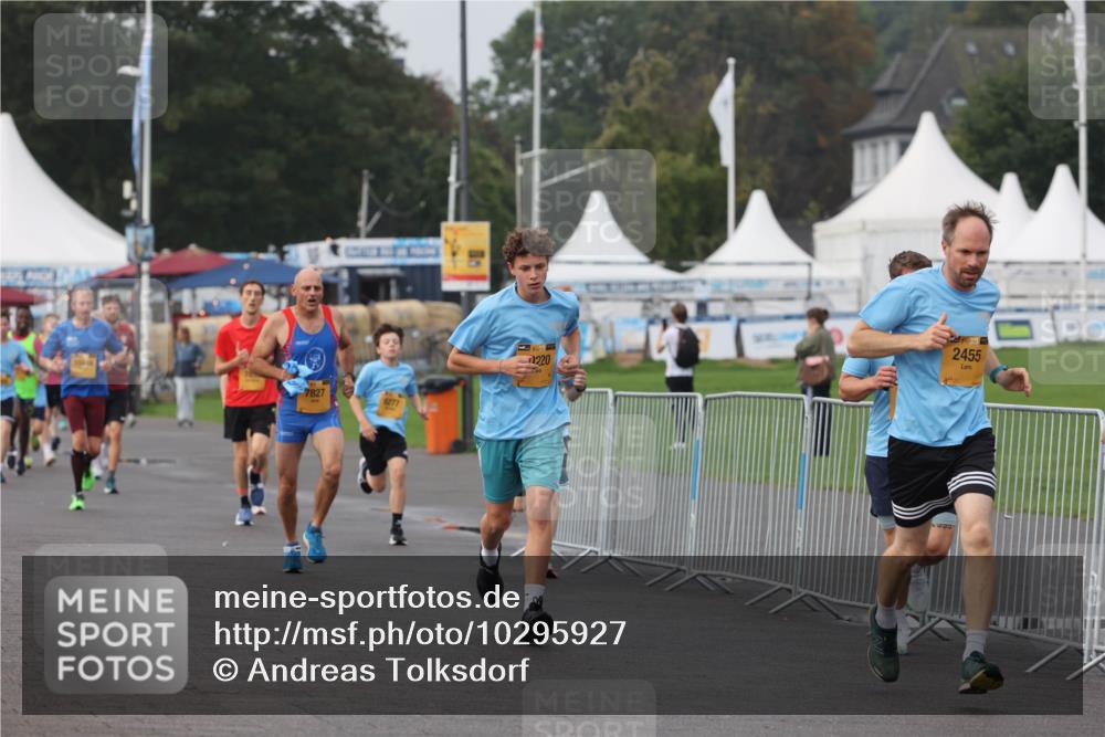 13.09.2026 - Kiel Lauf Andreas Tolksdorf http://msf.ph/oto/10295927 13.09.2026 09:23:00 Kiellinie 10444, 7827, 220, 41, 38, 2455 meine-sportfotos.de