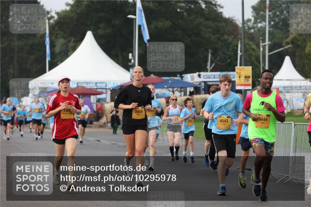 13.09.2026 - Kiel Lauf Andreas Tolksdorf http://msf.ph/oto/10295978 13.09.2026 09:23:10 Kiellinie 148, 2854, 03, 15, 39, 4043, 439, 9444, 4987 meine-sportfotos.de