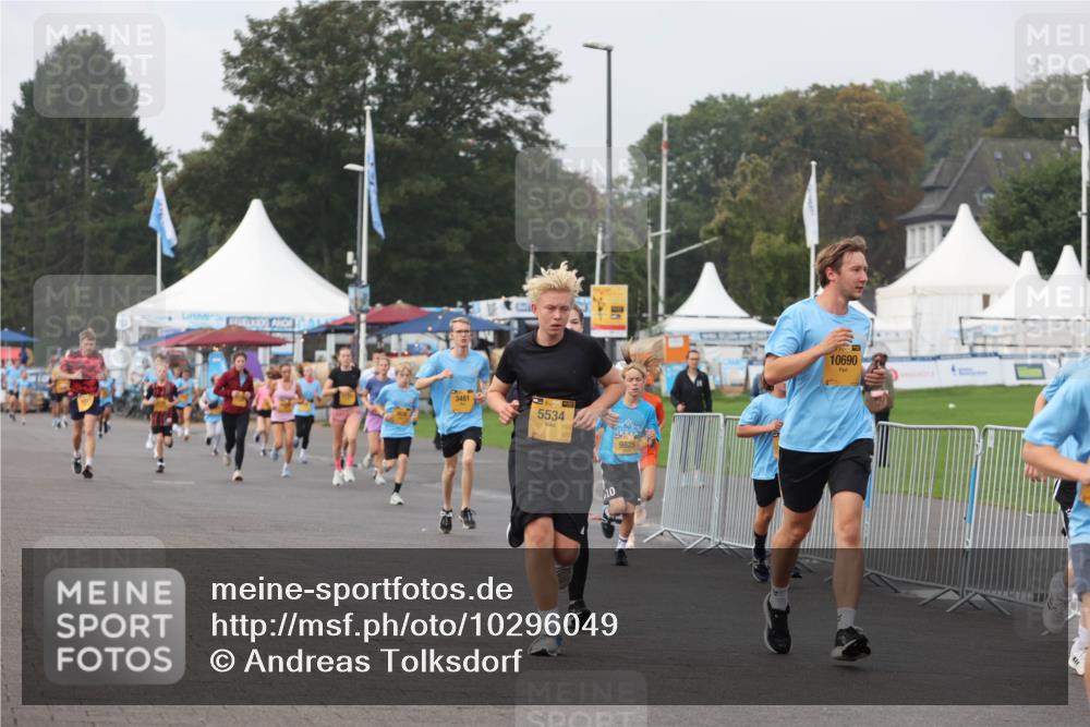 13.09.2026 - Kiel Lauf Andreas Tolksdorf http://msf.ph/oto/10296049 13.09.2026 09:23:25 Kiellinie 3481, 4, 3, 5534, 10, 9825, 10690 meine-sportfotos.de