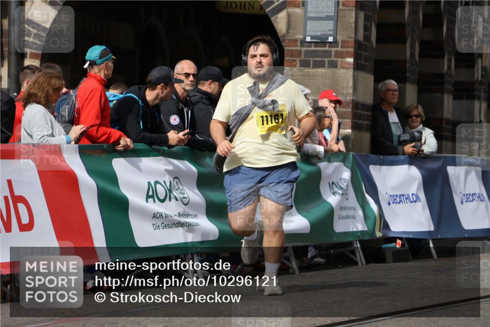 13.09.2026 - 21. swb-Marathon Bremen Strokosch-Dieckow http://msf.ph/oto/10296121 13.09.2026 11:28:28 Ziel  meine-sportfotos.de