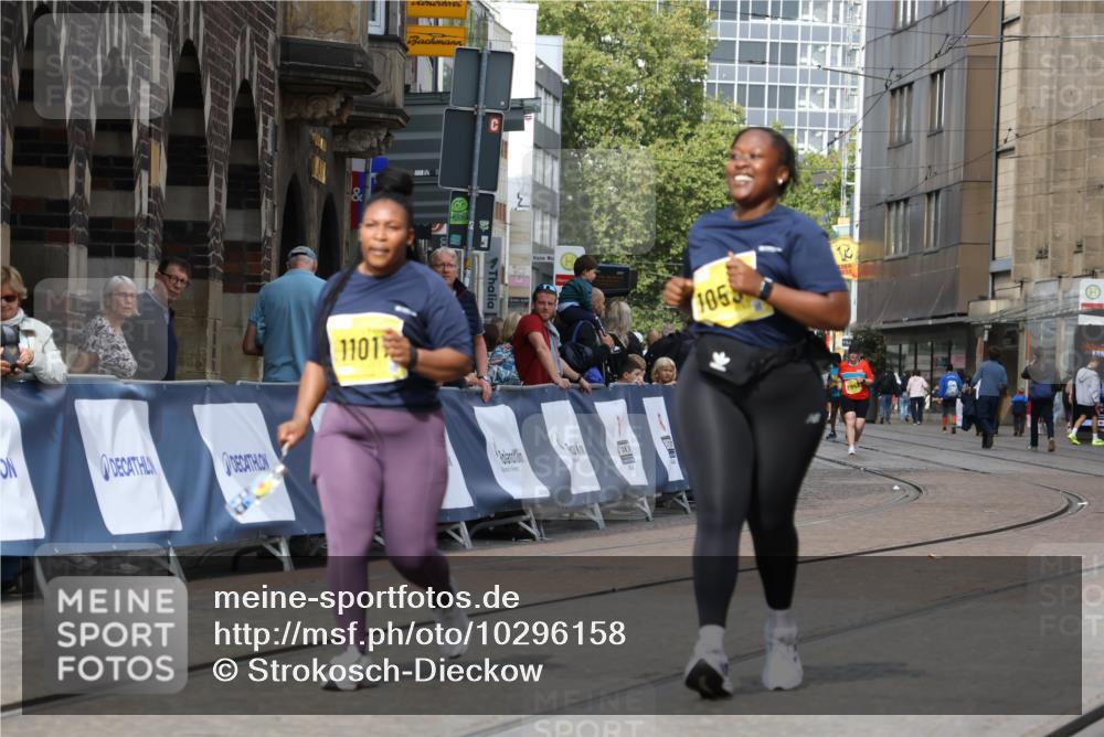 13.09.2026 - 21. swb-Marathon Bremen Strokosch-Dieckow http://msf.ph/oto/10296158 13.09.2026 11:28:32 Ziel 11161 meine-sportfotos.de