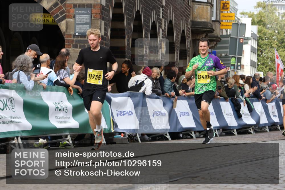 13.09.2026 - 21. swb-Marathon Bremen Strokosch-Dieckow http://msf.ph/oto/10296159 13.09.2026 10:48:07 Ziel 10172, 10210, 10393, 10592, 10594, 10860, 11018, 11360, 11634, 11809, 11894, 12077, 12278, 12547, 12558, 10316, 10421, 10638, 11058, 11135, 11241, 11781, 11815, 12259 meine-sportfotos.de
