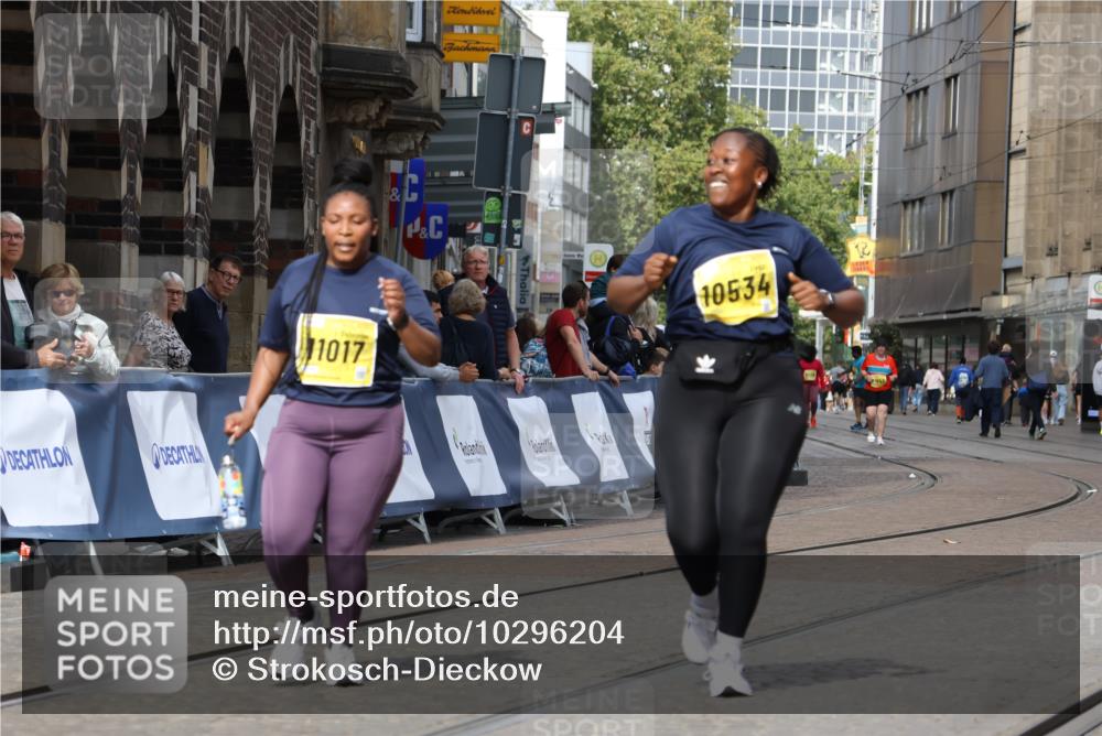 13.09.2026 - 21. swb-Marathon Bremen Strokosch-Dieckow http://msf.ph/oto/10296204 13.09.2026 11:28:33 Ziel 11161 meine-sportfotos.de
