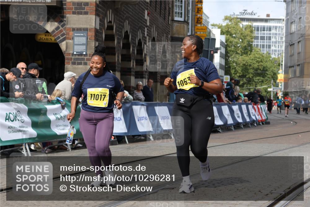 13.09.2026 - 21. swb-Marathon Bremen Strokosch-Dieckow http://msf.ph/oto/10296281 13.09.2026 11:28:34 Ziel 11161 meine-sportfotos.de