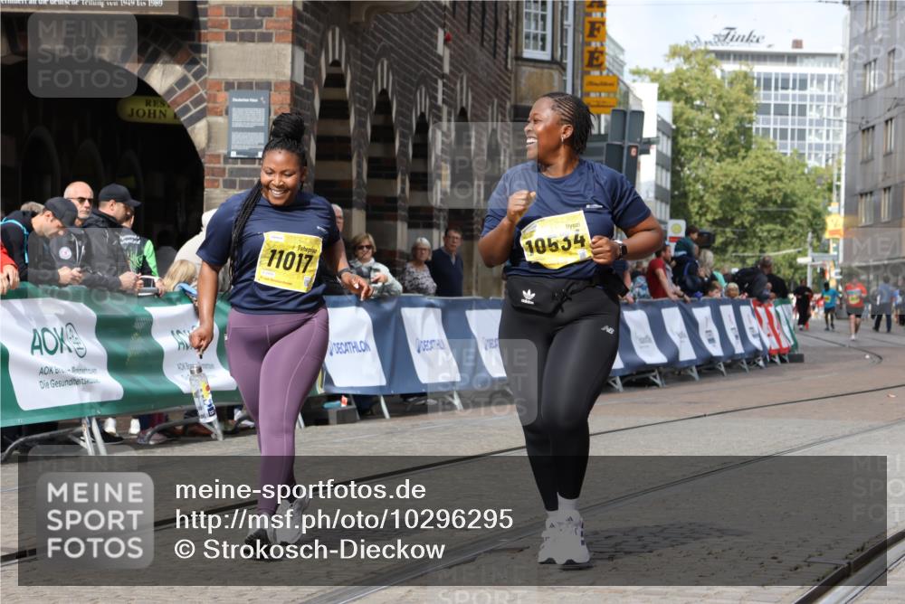 13.09.2026 - 21. swb-Marathon Bremen Strokosch-Dieckow http://msf.ph/oto/10296295 13.09.2026 11:28:35 Ziel 11161 meine-sportfotos.de