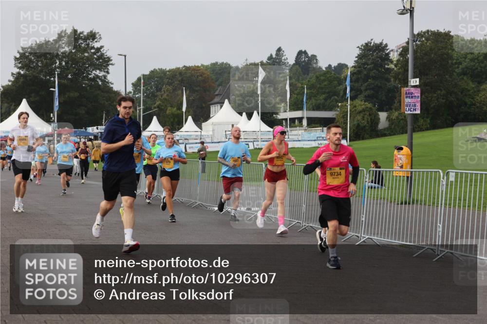 13.09.2026 - Kiel Lauf Andreas Tolksdorf http://msf.ph/oto/10296307 13.09.2026 09:24:21 Kiellinie 6989, 570, 6542, 9734 meine-sportfotos.de
