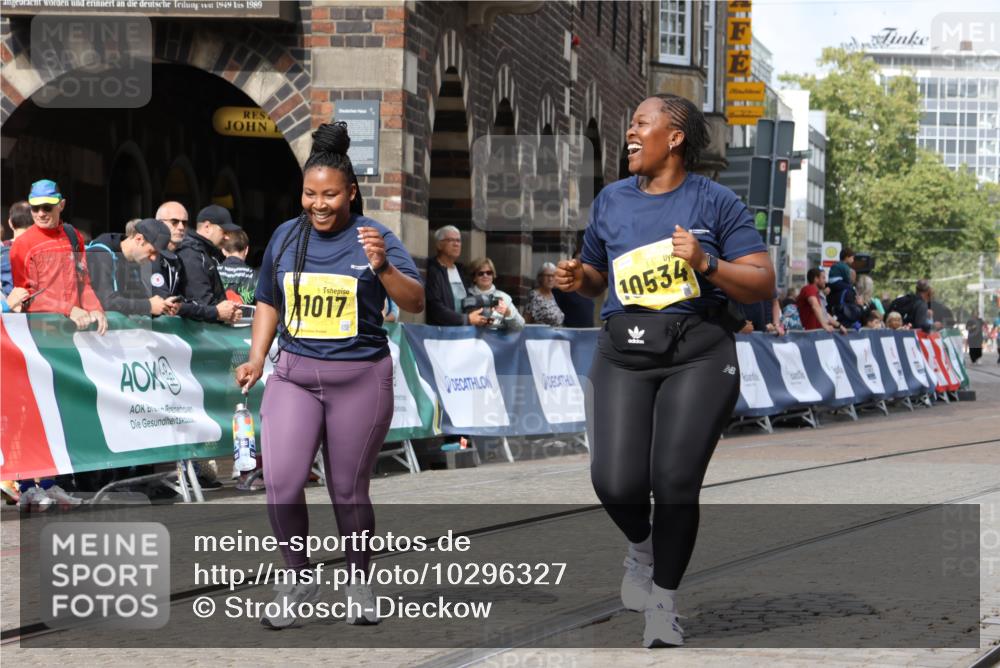 13.09.2026 - 21. swb-Marathon Bremen Strokosch-Dieckow http://msf.ph/oto/10296327 13.09.2026 11:28:35 Ziel 11161 meine-sportfotos.de