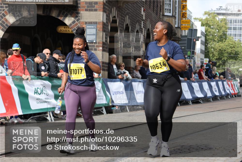 13.09.2026 - 21. swb-Marathon Bremen Strokosch-Dieckow http://msf.ph/oto/10296335 13.09.2026 11:28:35 Ziel 11161 meine-sportfotos.de