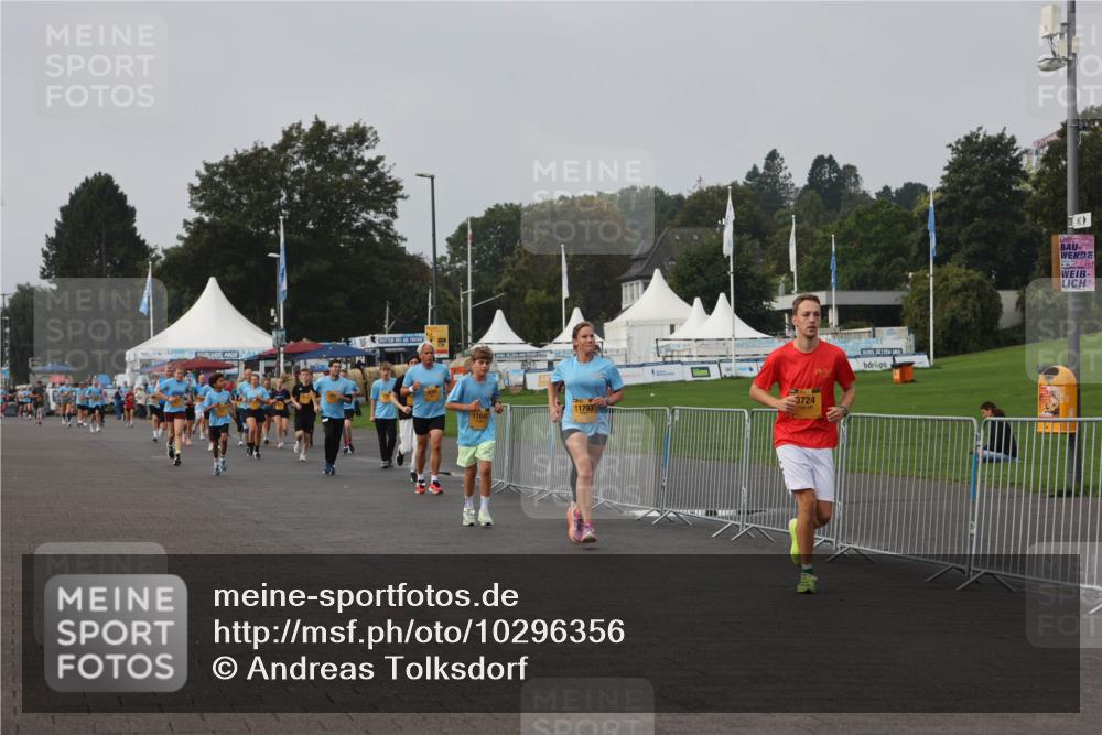 13.09.2026 - Kiel Lauf Andreas Tolksdorf http://msf.ph/oto/10296356 13.09.2026 09:24:29 Kiellinie 11645, 11793, 3724 meine-sportfotos.de