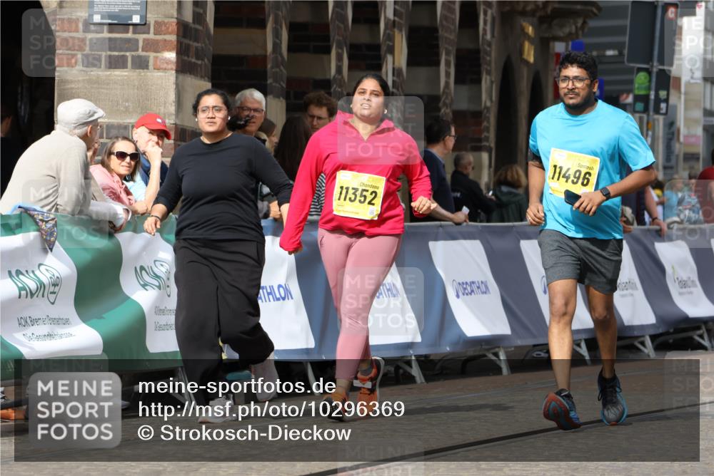 13.09.2026 - 21. swb-Marathon Bremen Strokosch-Dieckow http://msf.ph/oto/10296369 13.09.2026 11:29:13 Ziel 10387 meine-sportfotos.de