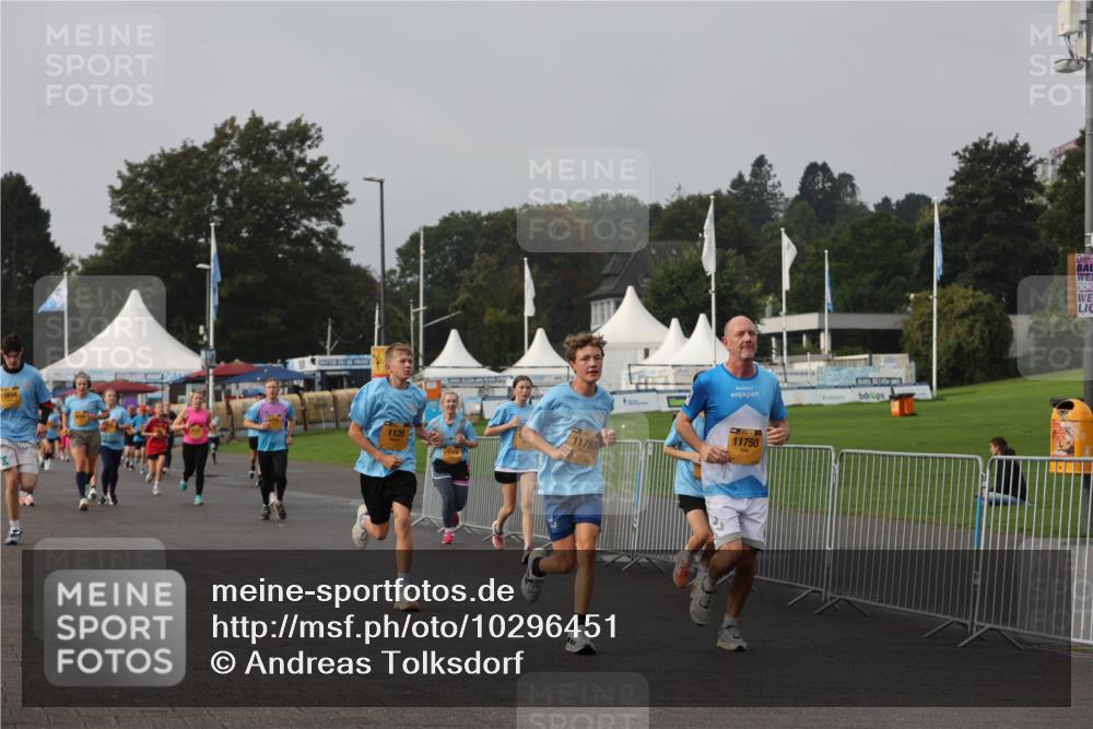13.09.2026 - Kiel Lauf Andreas Tolksdorf http://msf.ph/oto/10296451 13.09.2026 09:24:47 Kiellinie 11694, 1120, 12318, 11753, 11750 meine-sportfotos.de