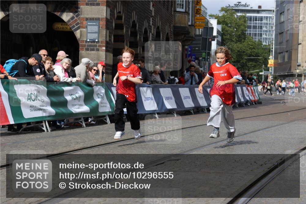 13.09.2026 - 21. swb-Marathon Bremen Strokosch-Dieckow http://msf.ph/oto/10296555 13.09.2026 11:29:46 Ziel 10387 meine-sportfotos.de