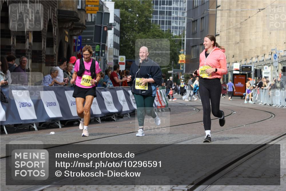 13.09.2026 - 21. swb-Marathon Bremen Strokosch-Dieckow http://msf.ph/oto/10296591 13.09.2026 11:30:36 Ziel 12535 meine-sportfotos.de