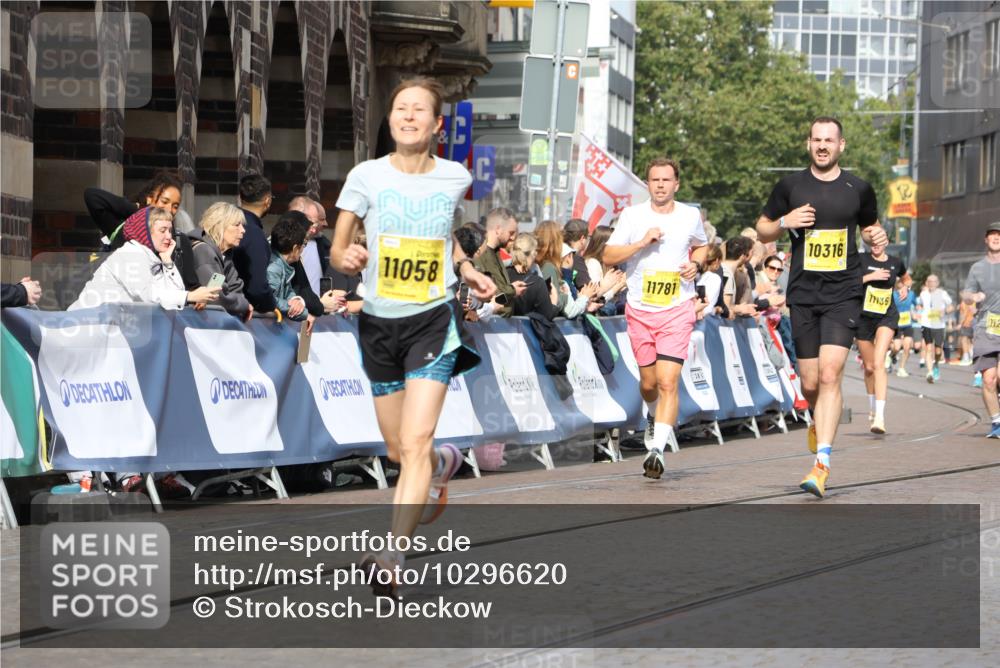 13.09.2026 - 21. swb-Marathon Bremen Strokosch-Dieckow http://msf.ph/oto/10296620 13.09.2026 10:48:18 Ziel 10142, 10329, 11193, 11360, 11735, 12278, 12354, 12487, 12558, 13620, 10231, 10269, 10421, 10426, 10489, 10770, 10814, 10993, 11582, 11683, 11815, 11837, 12259, 13570 meine-sportfotos.de