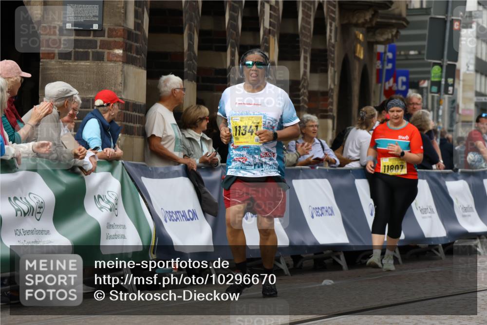 13.09.2026 - 21. swb-Marathon Bremen Strokosch-Dieckow http://msf.ph/oto/10296670 13.09.2026 11:31:54 Ziel  meine-sportfotos.de