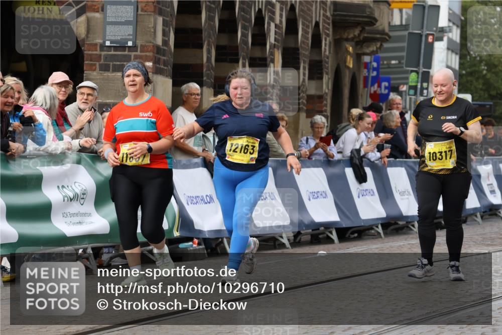 13.09.2026 - 21. swb-Marathon Bremen Strokosch-Dieckow http://msf.ph/oto/10296710 13.09.2026 11:31:59 Ziel  meine-sportfotos.de