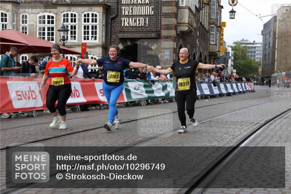 13.09.2026 - 21. swb-Marathon Bremen Strokosch-Dieckow http://msf.ph/oto/10296749 13.09.2026 11:32:03 Ziel 10317, 11341, 11807, 12163 meine-sportfotos.de