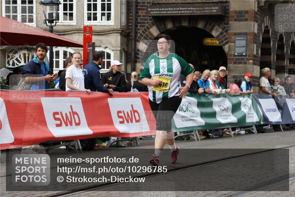13.09.2026 - 21. swb-Marathon Bremen Strokosch-Dieckow http://msf.ph/oto/10296785 13.09.2026 11:32:49 Ziel  meine-sportfotos.de