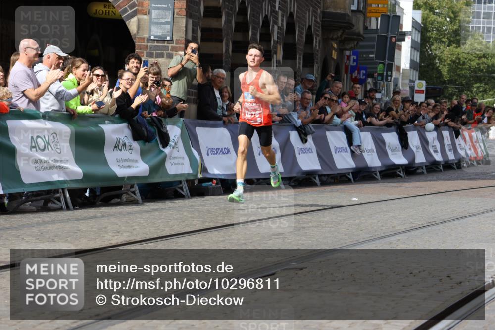 13.09.2026 - 21. swb-Marathon Bremen Strokosch-Dieckow http://msf.ph/oto/10296811 13.09.2026 12:09:01 Ziel 1878, 133 meine-sportfotos.de