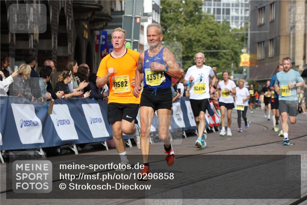 13.09.2026 - 21. swb-Marathon Bremen Strokosch-Dieckow http://msf.ph/oto/10296858 13.09.2026 10:48:35 Ziel 10316, 10329, 10421, 10638, 11058, 11135, 11193, 11241, 11683, 11781, 11815, 12259, 10815, 10917, 11372, 11885, 13512 meine-sportfotos.de