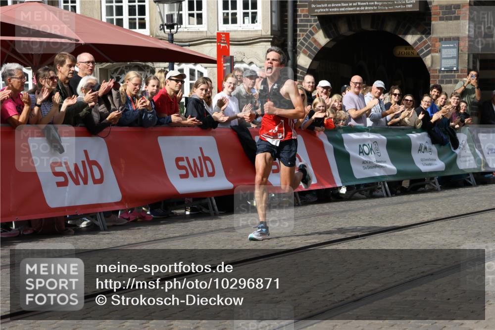 13.09.2026 - 21. swb-Marathon Bremen Strokosch-Dieckow http://msf.ph/oto/10296871 13.09.2026 12:09:42 Ziel 133 meine-sportfotos.de