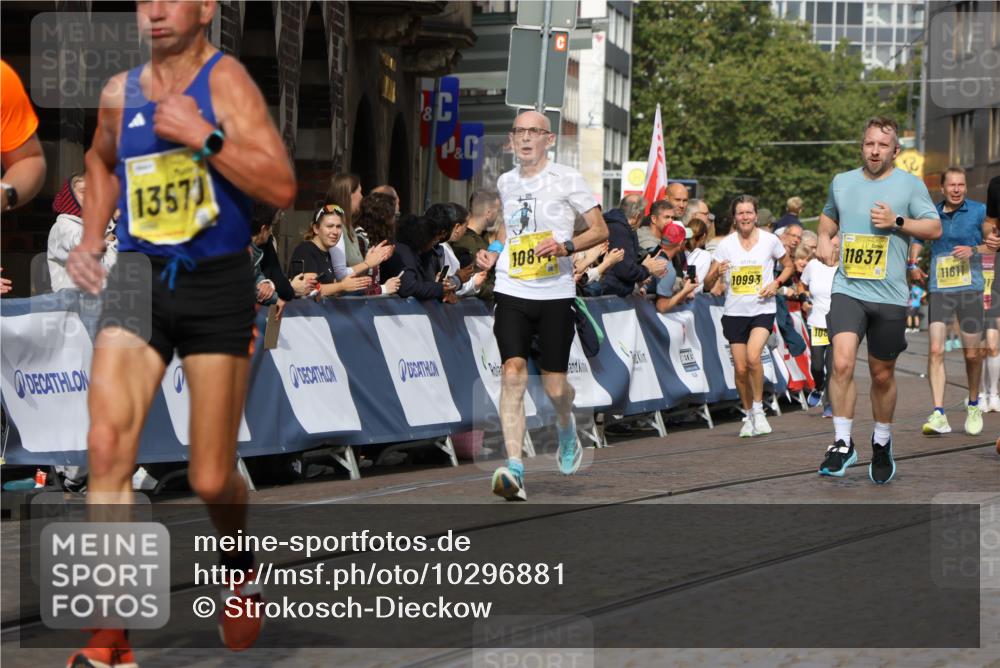 13.09.2026 - 21. swb-Marathon Bremen Strokosch-Dieckow http://msf.ph/oto/10296881 13.09.2026 10:48:36 Ziel 10316, 10329, 10421, 10638, 11058, 11135, 11241, 11683, 11781, 11815, 12259, 10815, 10917, 11372, 11885, 13512 meine-sportfotos.de