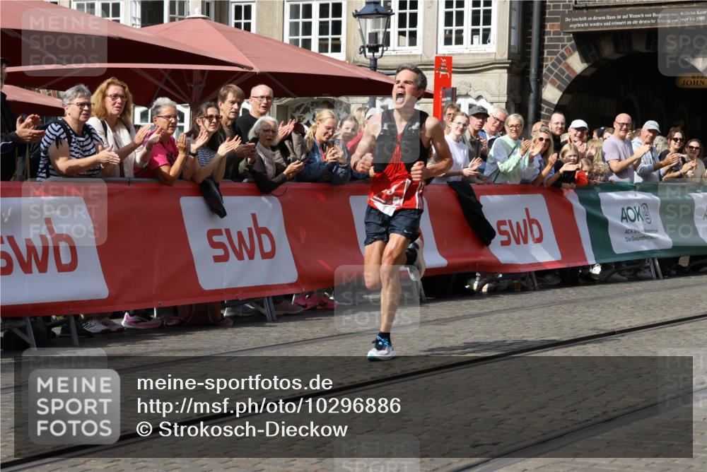 13.09.2026 - 21. swb-Marathon Bremen Strokosch-Dieckow http://msf.ph/oto/10296886 13.09.2026 12:09:42 Ziel 133 meine-sportfotos.de