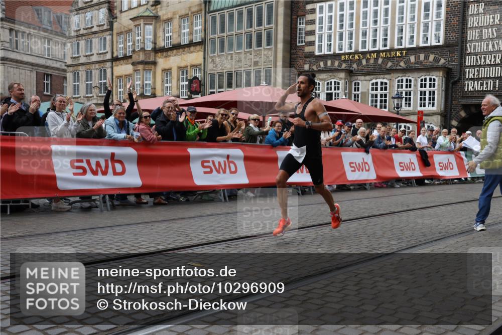 13.09.2026 - 21. swb-Marathon Bremen Strokosch-Dieckow http://msf.ph/oto/10296909 13.09.2026 12:17:24 Ziel 1109 meine-sportfotos.de