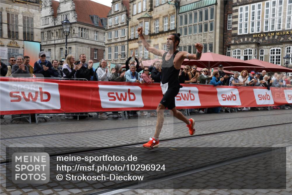 13.09.2026 - 21. swb-Marathon Bremen Strokosch-Dieckow http://msf.ph/oto/10296924 13.09.2026 12:17:24 Ziel 1109 meine-sportfotos.de