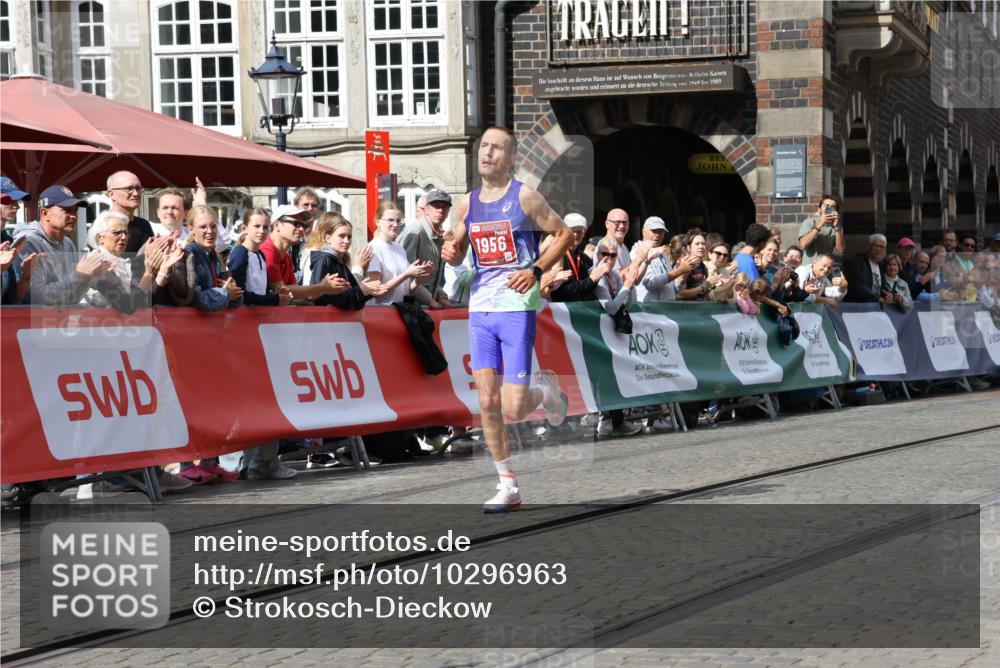 13.09.2026 - 21. swb-Marathon Bremen Strokosch-Dieckow http://msf.ph/oto/10296963 13.09.2026 12:18:10 Ziel 1956 meine-sportfotos.de