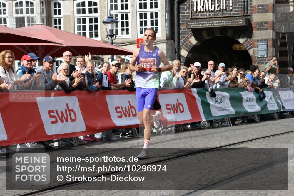13.09.2026 - 21. swb-Marathon Bremen Strokosch-Dieckow http://msf.ph/oto/10296974 13.09.2026 12:18:11 Ziel 1956 meine-sportfotos.de