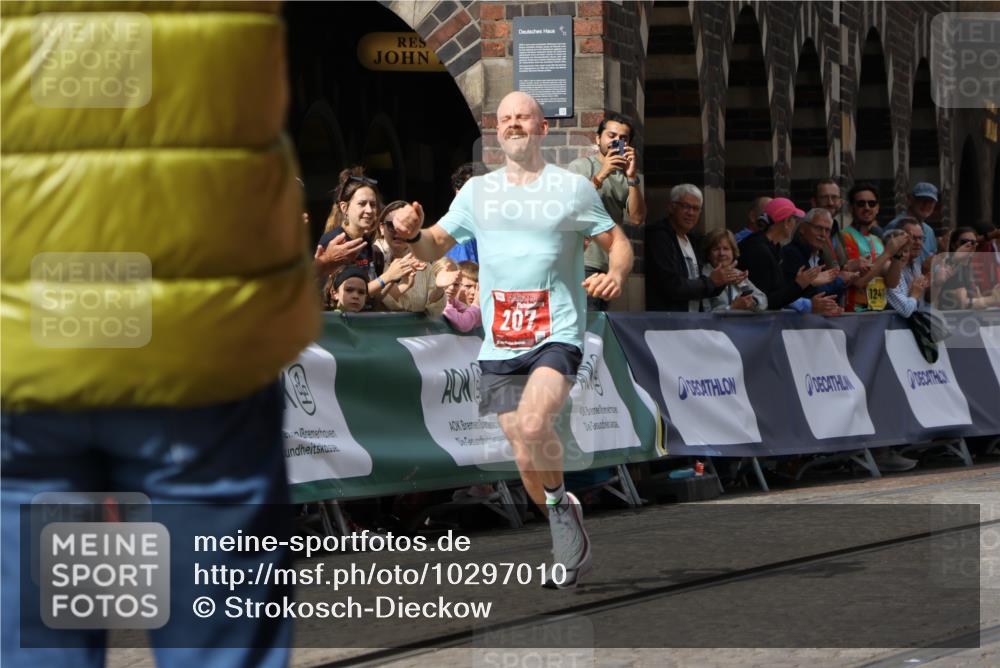 13.09.2026 - 21. swb-Marathon Bremen Strokosch-Dieckow http://msf.ph/oto/10297010 13.09.2026 12:19:35 Ziel 207 meine-sportfotos.de
