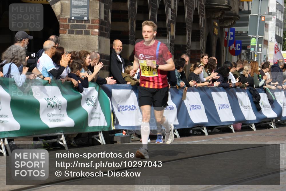 13.09.2026 - 21. swb-Marathon Bremen Strokosch-Dieckow http://msf.ph/oto/10297043 13.09.2026 10:48:46 Ziel 10231, 10269, 10421, 10426, 10489, 10538, 10638, 10770, 10814, 10993, 11135, 11196, 11241, 11582, 11611, 11683, 11815, 11837, 12259, 13570, 10253, 10293, 10566, 11885, 12027, 12204, 12350, 13512, 13555 meine-sportfotos.de