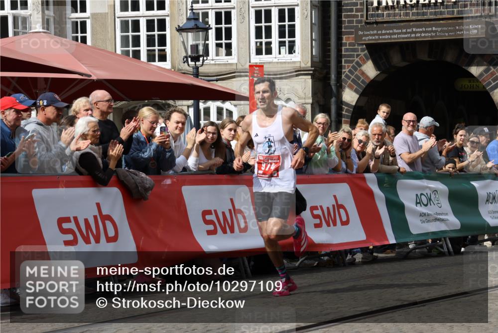 13.09.2026 - 21. swb-Marathon Bremen Strokosch-Dieckow http://msf.ph/oto/10297109 13.09.2026 12:20:46 Ziel 974, 626 meine-sportfotos.de