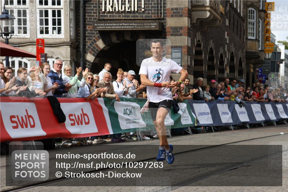 13.09.2026 - 21. swb-Marathon Bremen Strokosch-Dieckow http://msf.ph/oto/10297263 13.09.2026 12:22:26 Ziel 1681, 176 meine-sportfotos.de