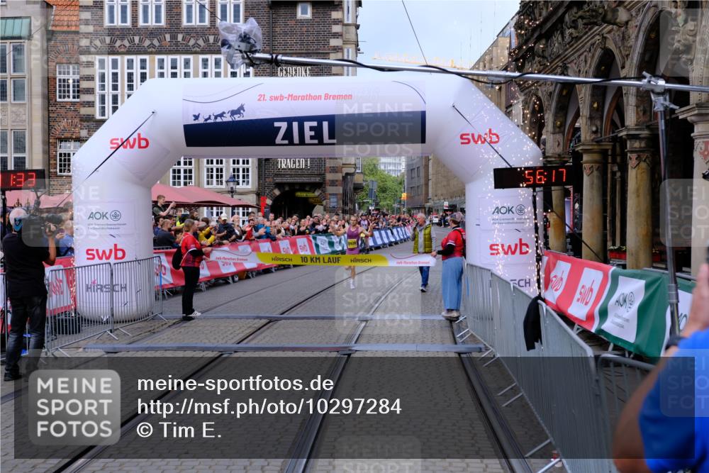 13.09.2026 - 21. swb-Marathon Bremen Tim E. http://msf.ph/oto/10297284 13.09.2026 10:26:50 Ziel 13525 meine-sportfotos.de